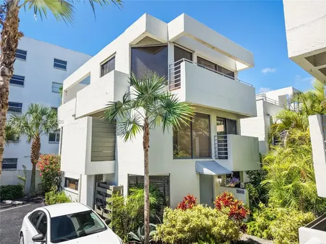 3044 SW 27th Avenue Miami FL 33133