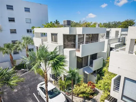 3044 SW 27th Avenue Miami FL 33133