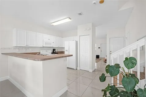 9354 SW 220th Street Cutler Bay FL 33190