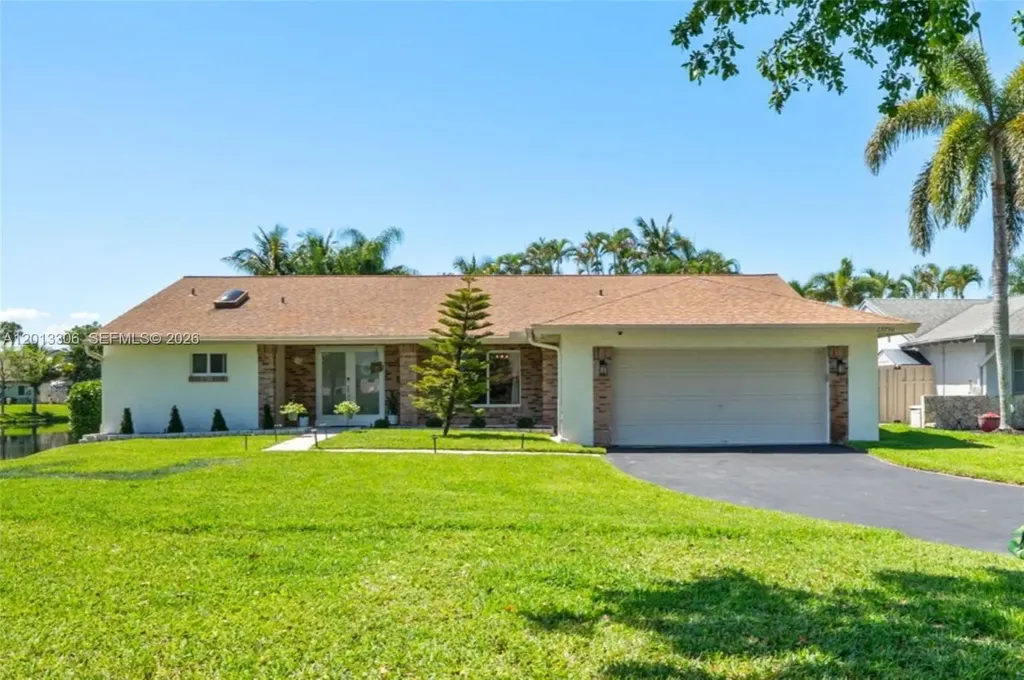 13750 Green Cove Place Davie FL 33325