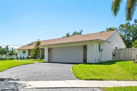 13750 Green Cove Place Davie FL 33325