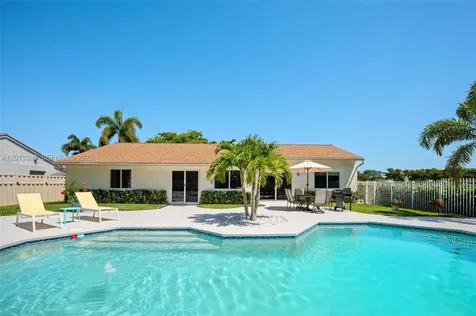 13750 Green Cove Place Davie FL 33325
