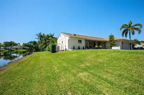 13750 Green Cove Place Davie FL 33325