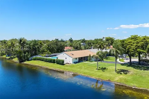 13750 Green Cove Place Davie FL 33325