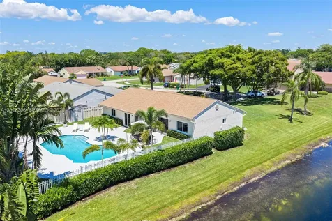 13750 Green Cove Place Davie FL 33325