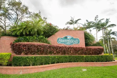 13750 Green Cove Place Davie FL 33325