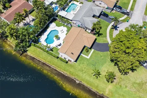 13750 Green Cove Place Davie FL 33325