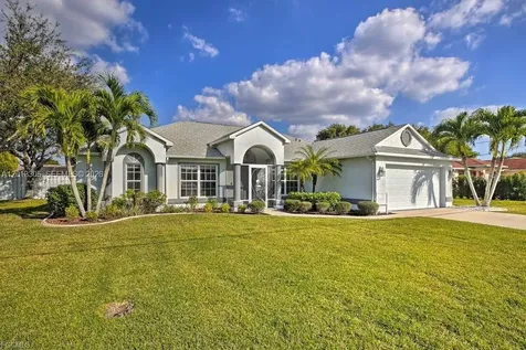 3223 SE Santa Barbara Place Cape Coral FL 33904