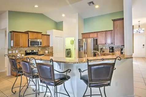 3223 SE Santa Barbara Place Cape Coral FL 33904