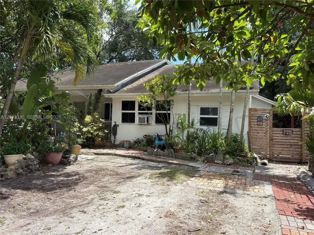 5930 SW 44th Terrace Miami FL 33155