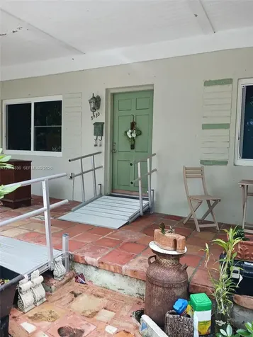 5930 SW 44th Terrace Miami FL 33155
