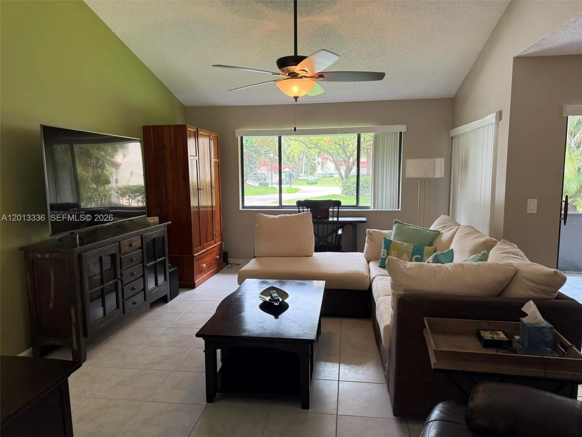24 Lexington Lane W Palm Beach Gardens FL 33418