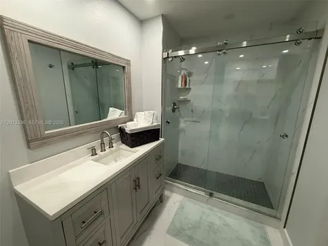 24 Lexington Lane W Palm Beach Gardens FL 33418