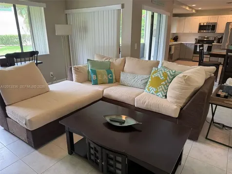 24 Lexington Lane W Palm Beach Gardens FL 33418