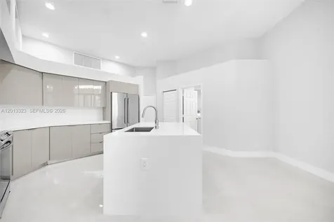 2553 Bay Pointe Drive Weston FL 33327