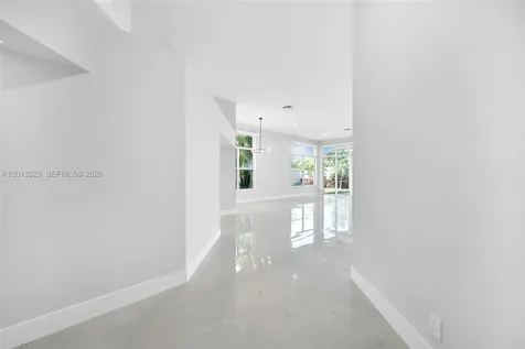 2553 Bay Pointe Drive Weston FL 33327