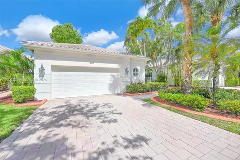 2553 Bay Pointe Drive Weston FL 33327