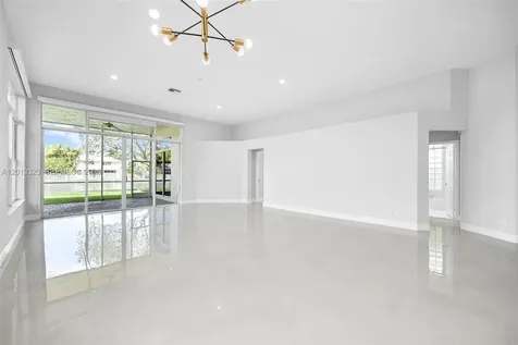 2553 Bay Pointe Drive Weston FL 33327