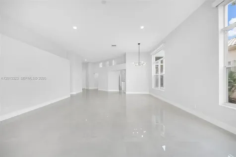 2553 Bay Pointe Drive Weston FL 33327