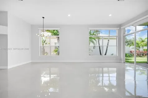 2553 Bay Pointe Drive Weston FL 33327
