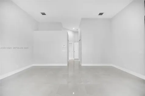 2553 Bay Pointe Drive Weston FL 33327