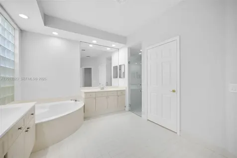 2553 Bay Pointe Drive Weston FL 33327