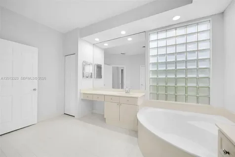 2553 Bay Pointe Drive Weston FL 33327