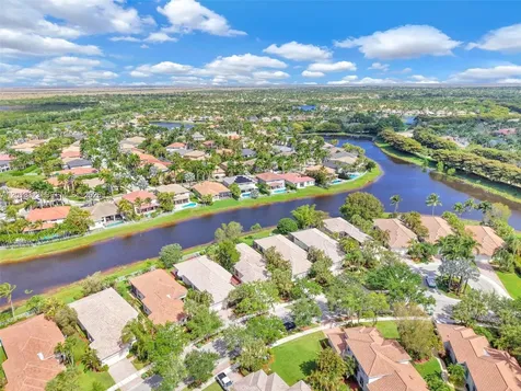 2553 Bay Pointe Drive Weston FL 33327