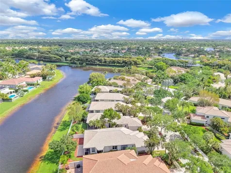 2553 Bay Pointe Drive Weston FL 33327