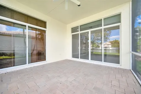 2553 Bay Pointe Drive Weston FL 33327