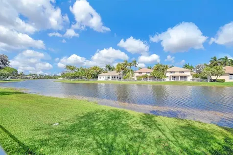 2553 Bay Pointe Drive Weston FL 33327