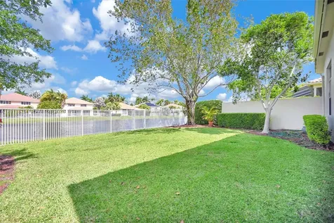 2553 Bay Pointe Drive Weston FL 33327