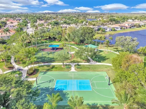 2553 Bay Pointe Drive Weston FL 33327