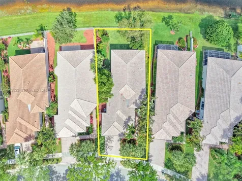 2553 Bay Pointe Drive Weston FL 33327