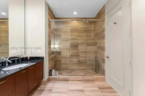 15811 Collins Avenue Sunny Isles Beach FL 33160