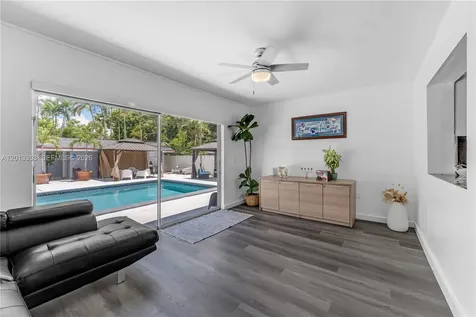 6355 SW 30th Street Miami FL 33155