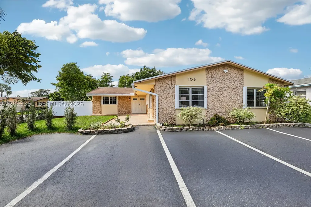 108 SE 4th Terrace Dania Beach FL 33004