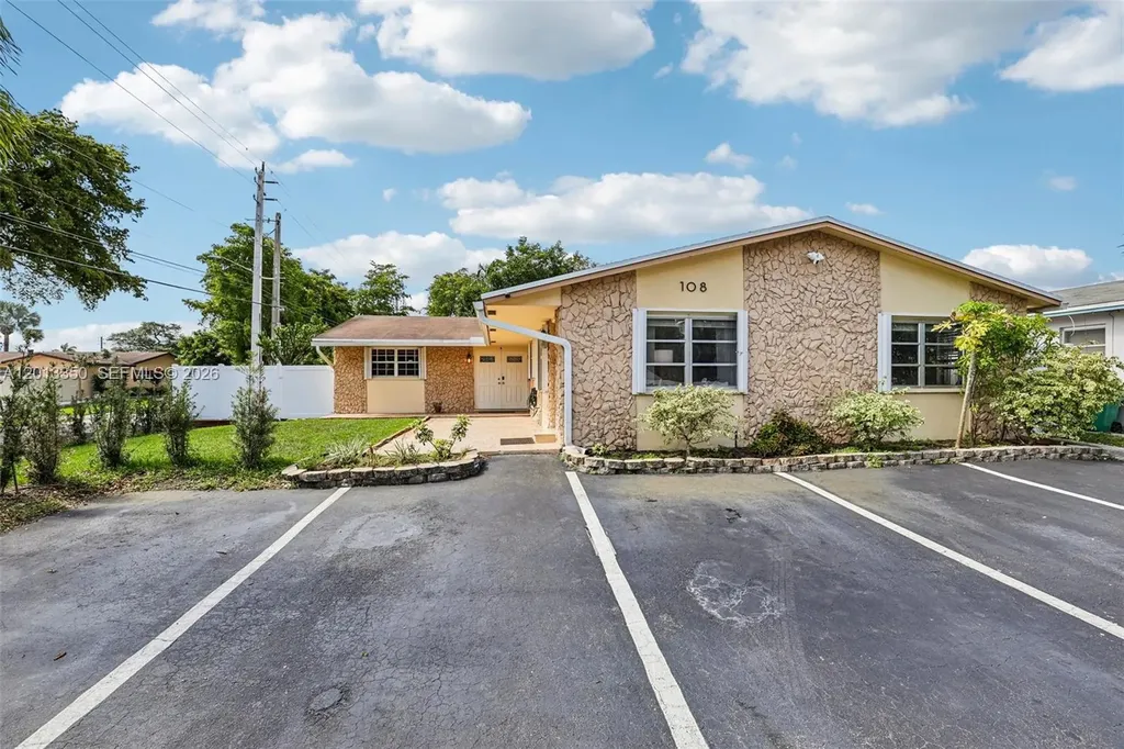108 SE 4th Terrace Dania Beach FL 33004