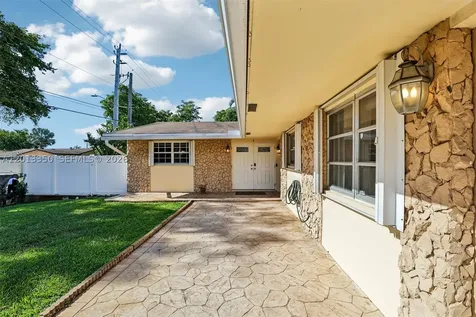 108 SE 4th Terrace Dania Beach FL 33004