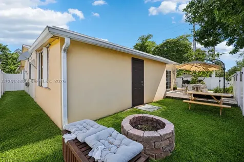 108 SE 4th Terrace Dania Beach FL 33004