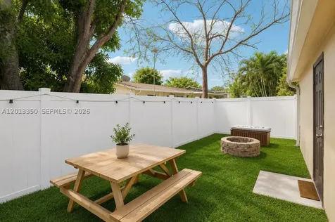 108 SE 4th Terrace Dania Beach FL 33004