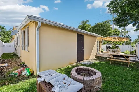108 SE 4th Terrace Dania Beach FL 33004