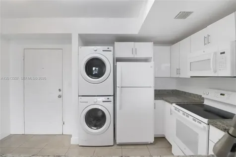 5085 NW 7th Street Miami FL 33126