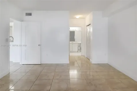 5085 NW 7th Street Miami FL 33126