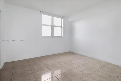 5085 NW 7th Street Miami FL 33126