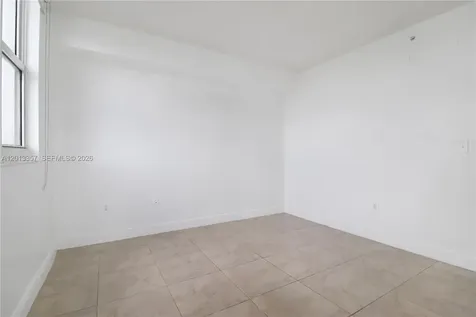 5085 NW 7th Street Miami FL 33126