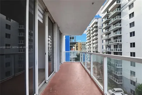 5085 NW 7th Street Miami FL 33126