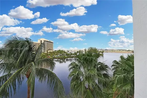 5085 NW 7th Street Miami FL 33126