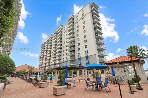5085 NW 7th Street Miami FL 33126