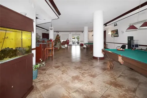 5085 NW 7th Street Miami FL 33126